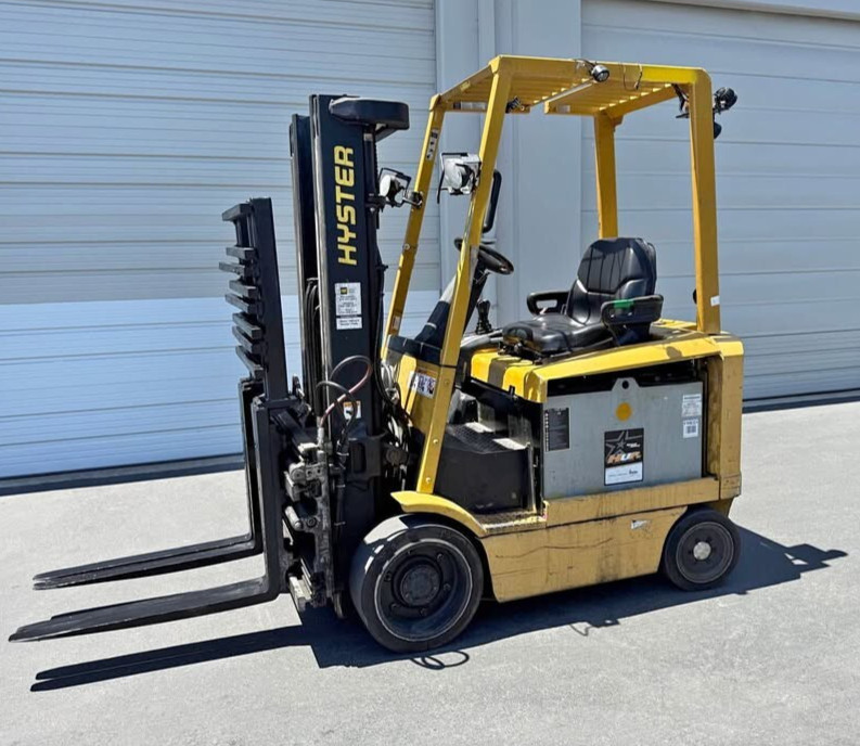 Hyster Electric 6000LBS Forklift with CASCADE Multiple Load pallet