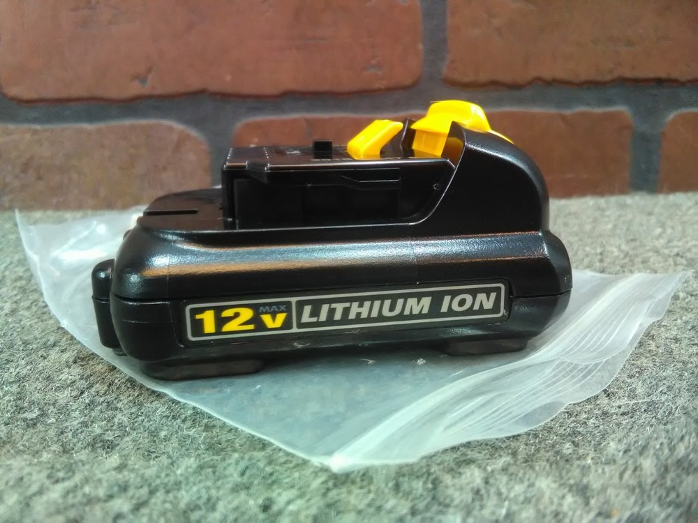 ***GENUINE*** Dewalt DCB120 12V MAX Lithium Ion Battery Pack-***NEW***