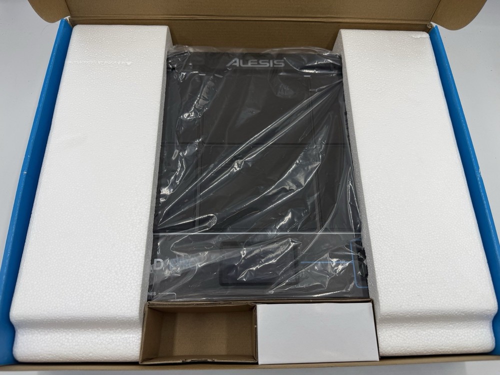 Alesis Sample Pad Pro 8-Pad Percussion and Sample Triggering Instrument