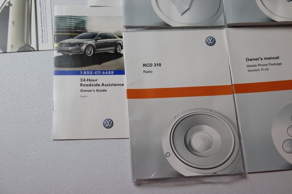 2012 Volkswagen Jetta Owners Manual OEM Complete Set