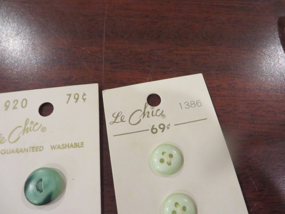 Le Chic BLOUSE / SHIRT BUTTONS 15 PIECES UNUSED