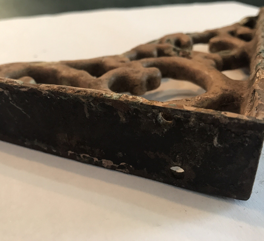 Antique distressed painted iron bracket 8"x6"