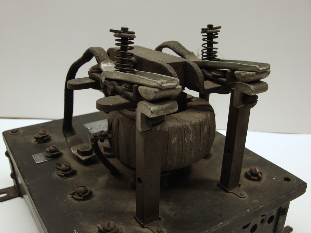 Cutler Hammer Milwaukee WIS Relay Switch???