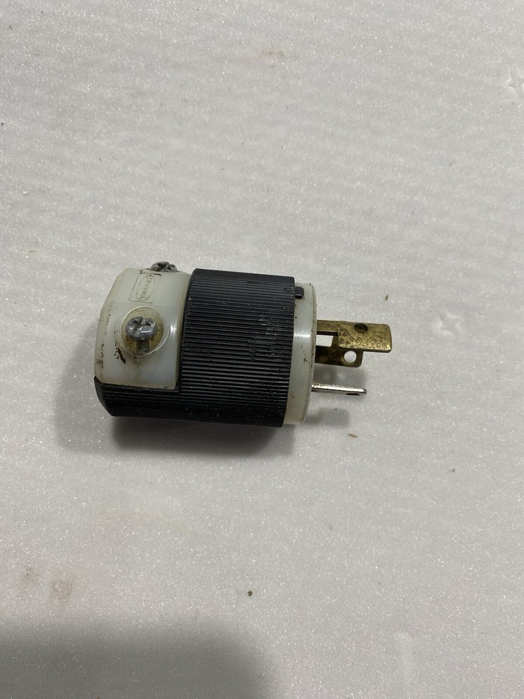Hubbell HBL4720C Industrial Twist Lock Plug