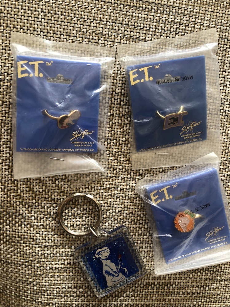 1982 E.T. Set - 3 Rings MIP Unopened & 1 Keychain￼