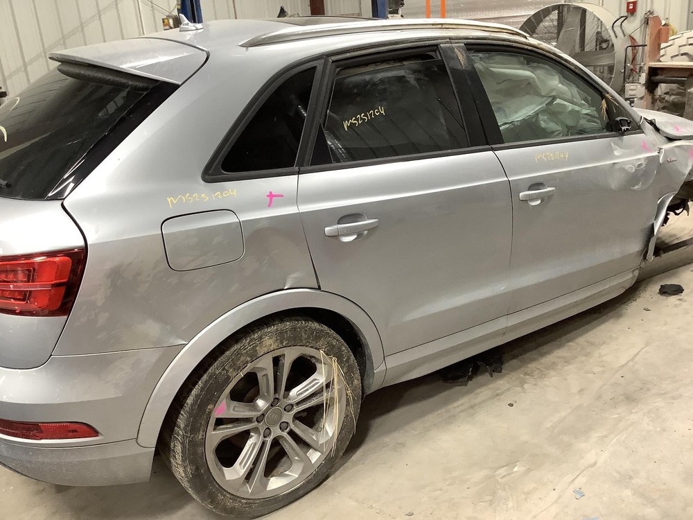 Used Headrest fits: 2018 Audi Q3 Grade A