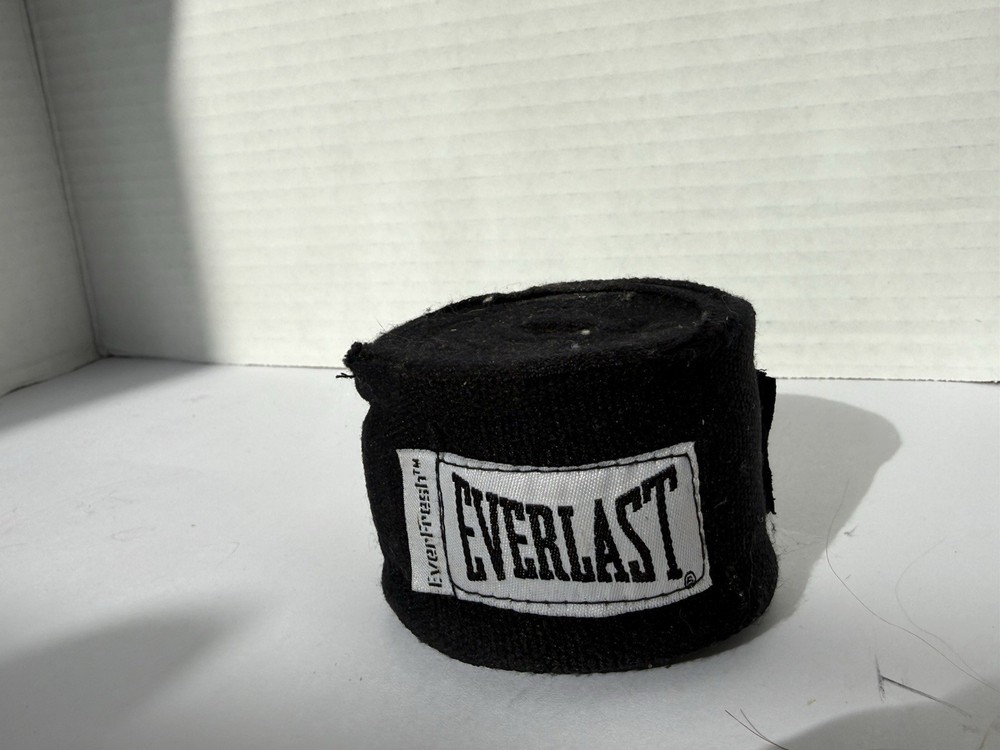 Everlast Black Boxing Hand Wraps Protective Training Support for Boxing and MMA