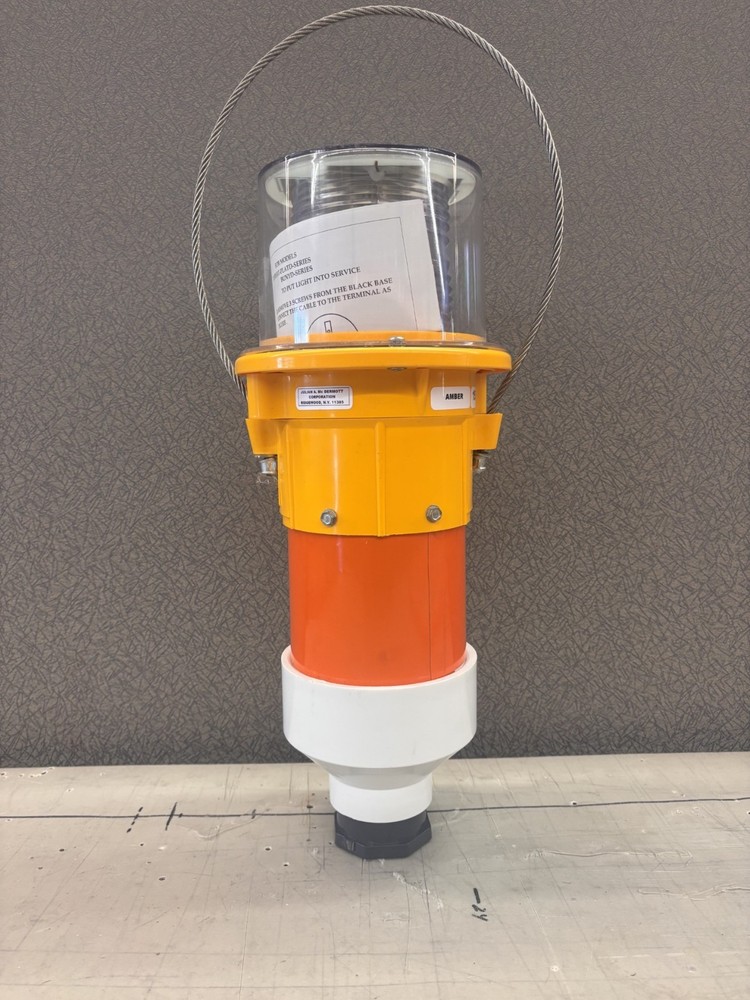 McDermott Tophat Solar Marine bouy light