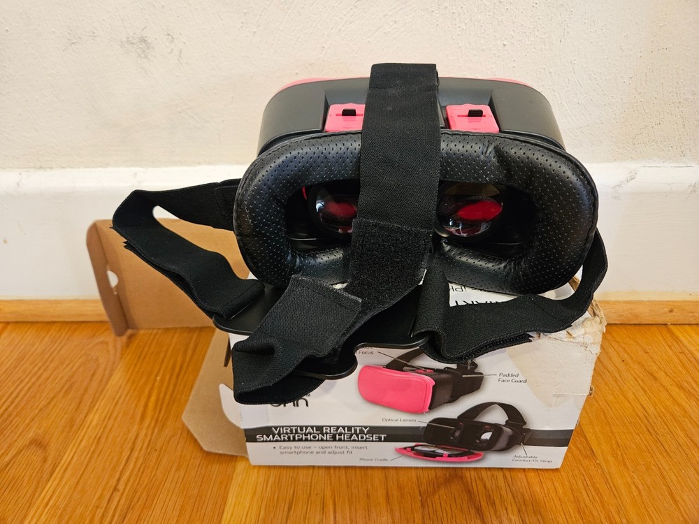 Onn Virtual Reality Smartphone Headset Fits Samsung, iPhone, Android