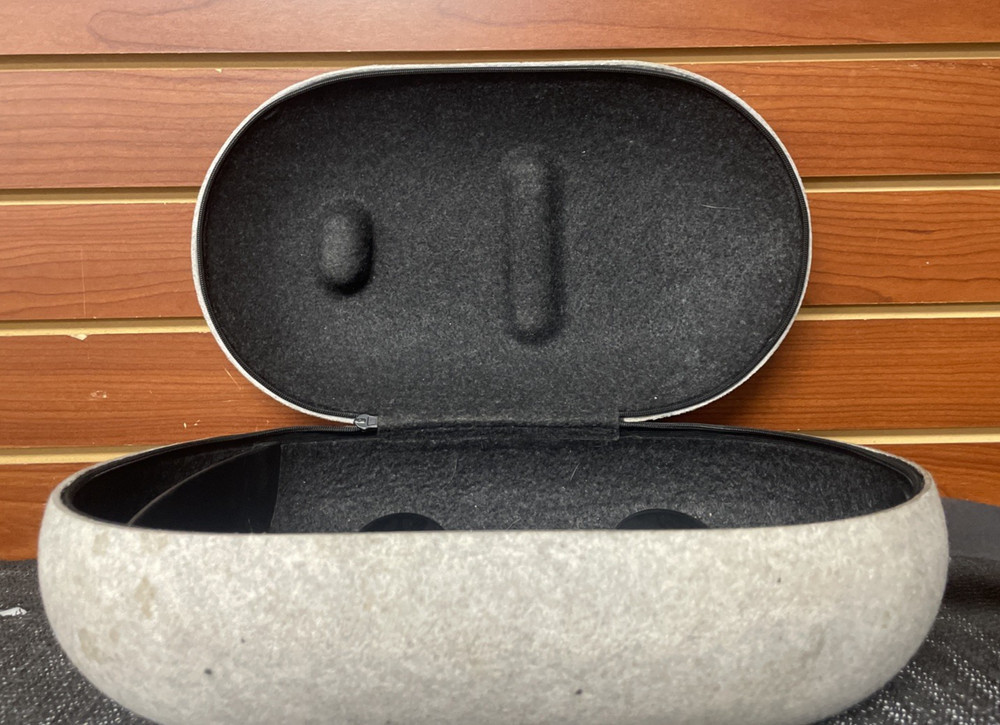 Meta Oculus Quest 2 VR Headset Carrying Case