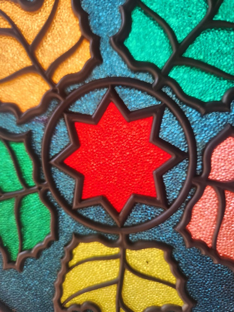 Vintage Maple Leaf Pattern Sun Catcher by Floralier Co. • 6⅞"