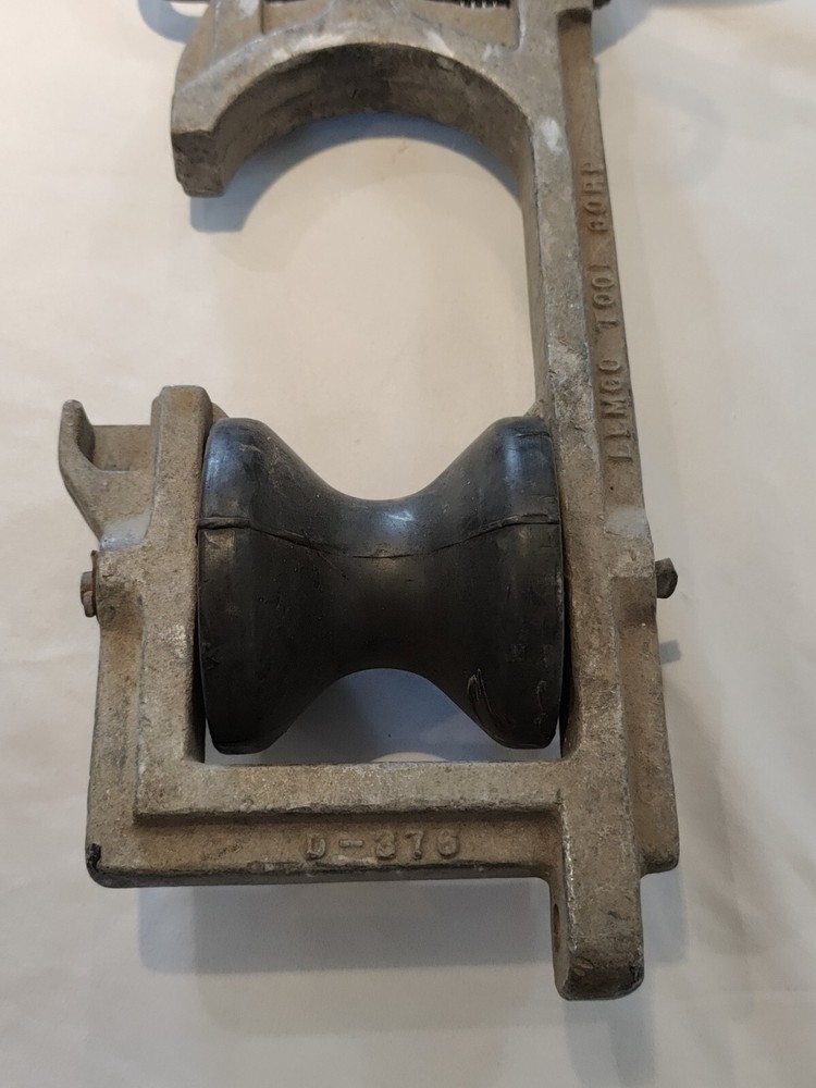 Lemco D-376A Spring Loaded Pulley Feeder Cable Roller Block