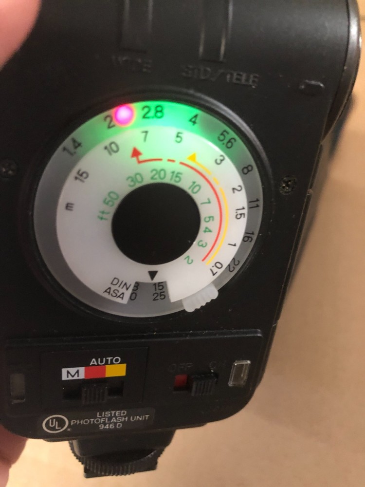 MINOLTA AUTO 132X FLASH UNIT