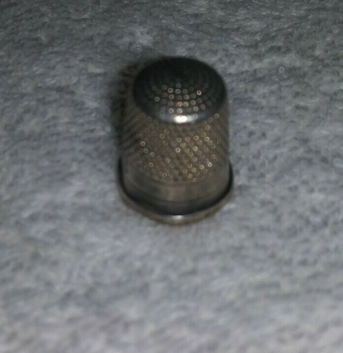 Antique Thimble, Sterling 7, Silver, Sewing, simple design .