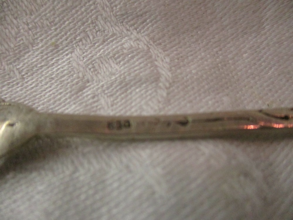 Vintage 830 Sterling Lemon Fork Grape motif