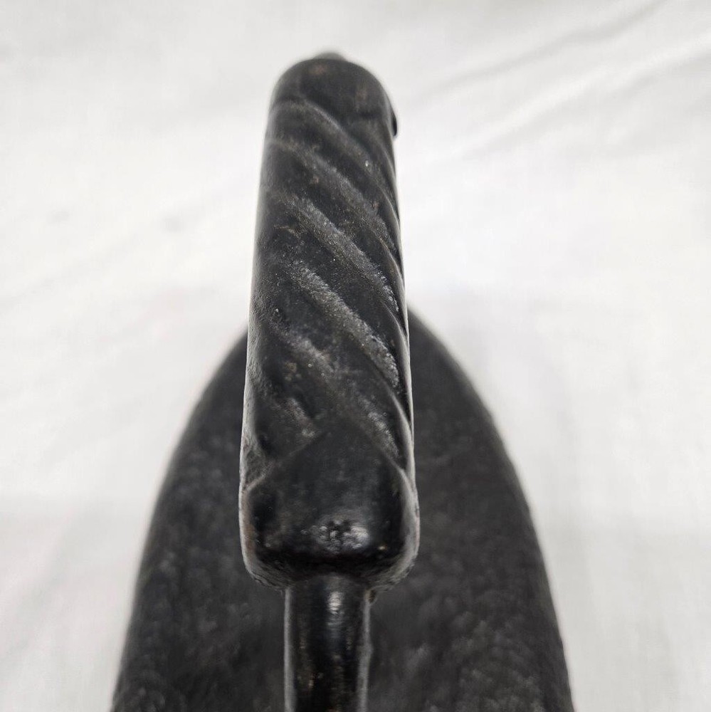 Vintage Iron with Handle - Ironing Tools – Clothes Iron Sad Iron - Rustic Tools