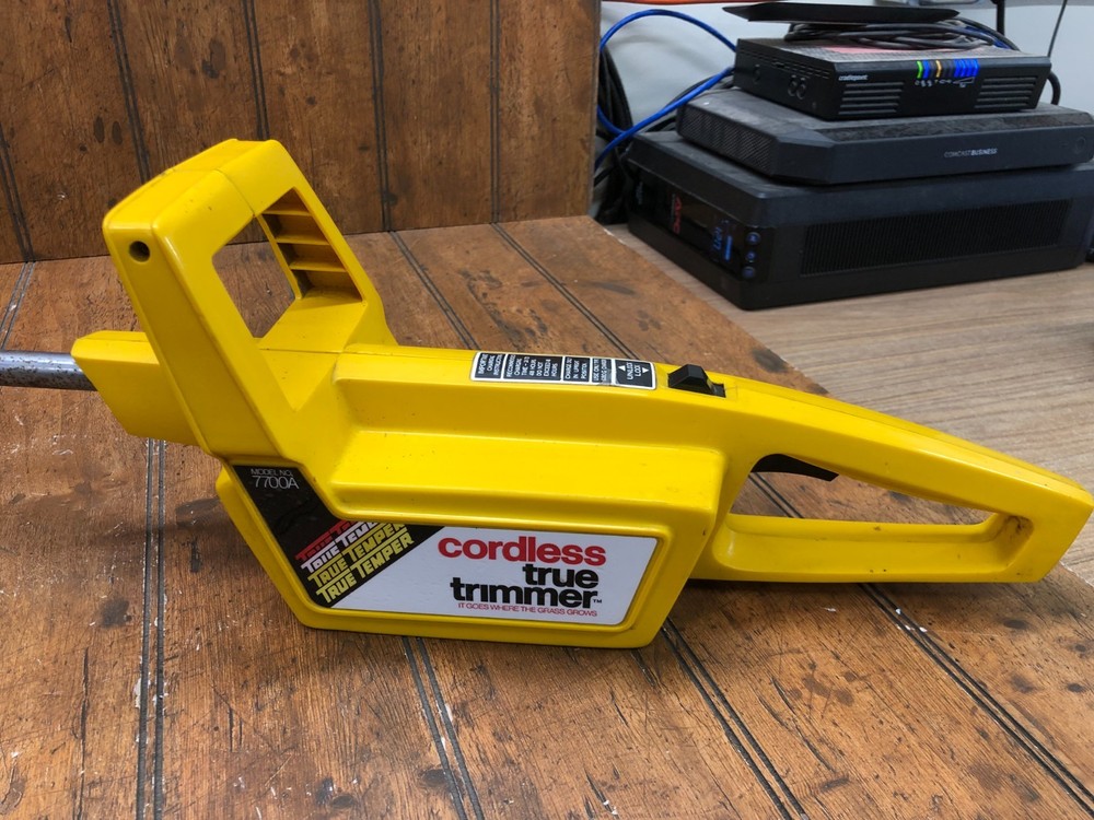 Vintage True Temper Model 7700A Cordless True Trimmer-Untested-No Charger