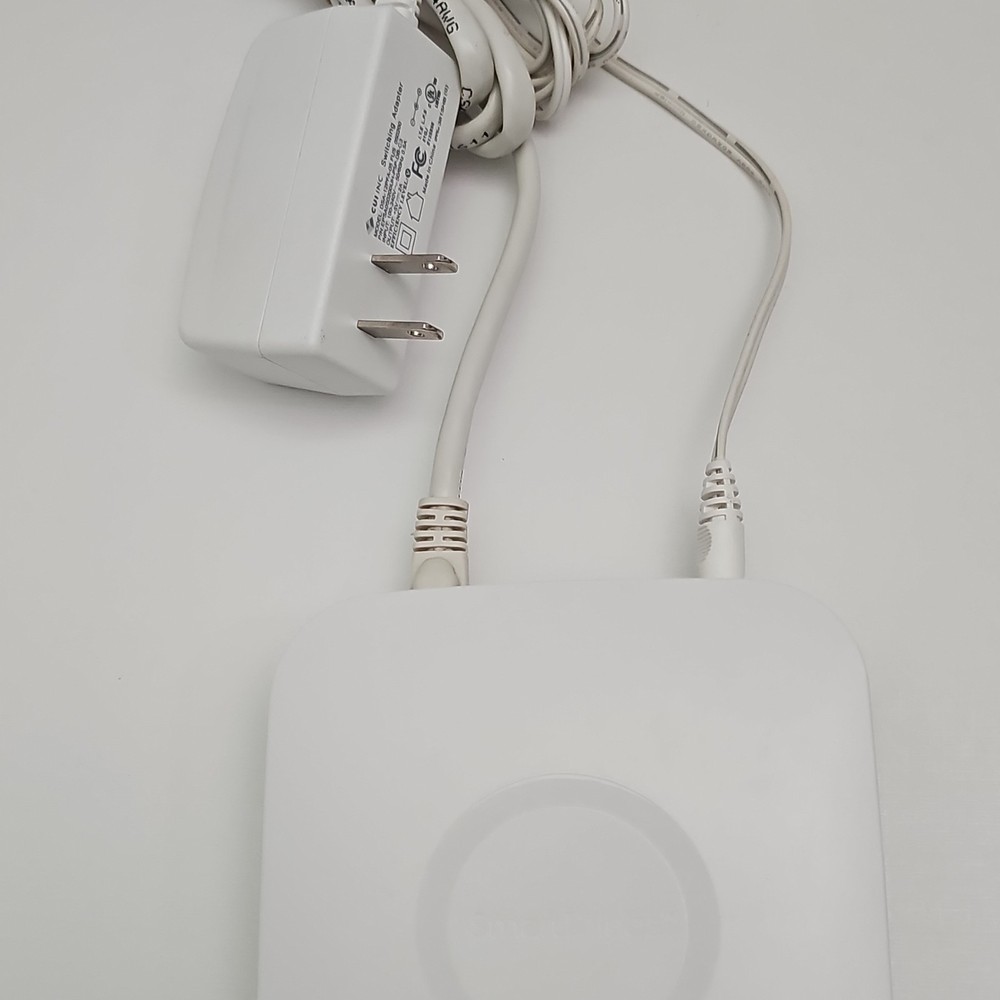 SmartThings SHT-ETH-200 Wired Hub with Power Adapter
