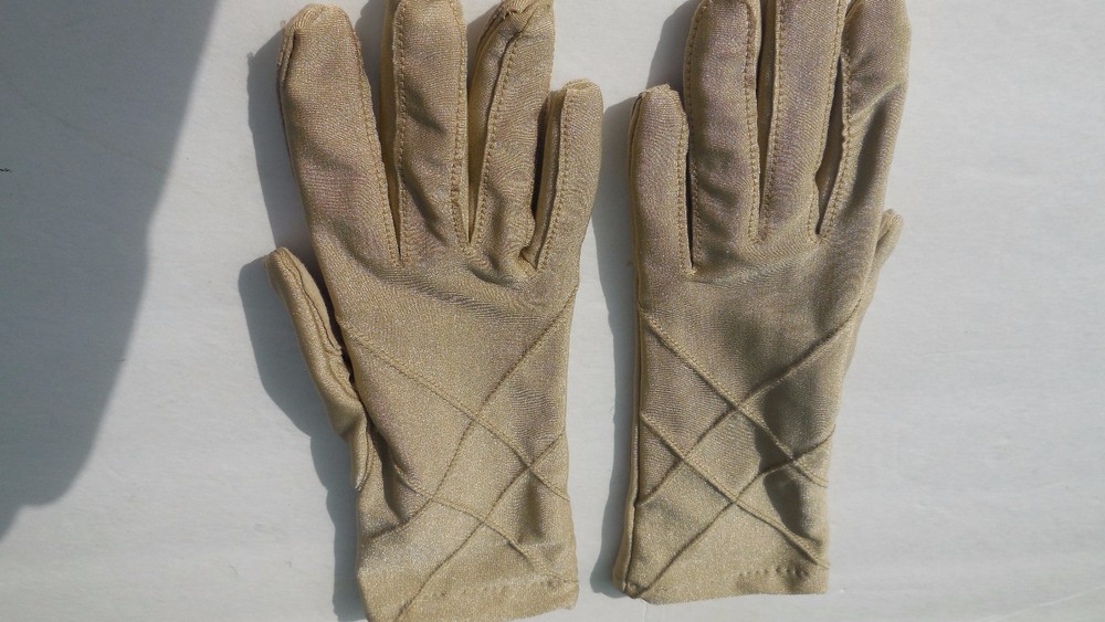 *ARIS LADIES BEIGE NYLON STRETCH DRIVING GLOVES POLYESTER LINING SIZE ONE SIZE