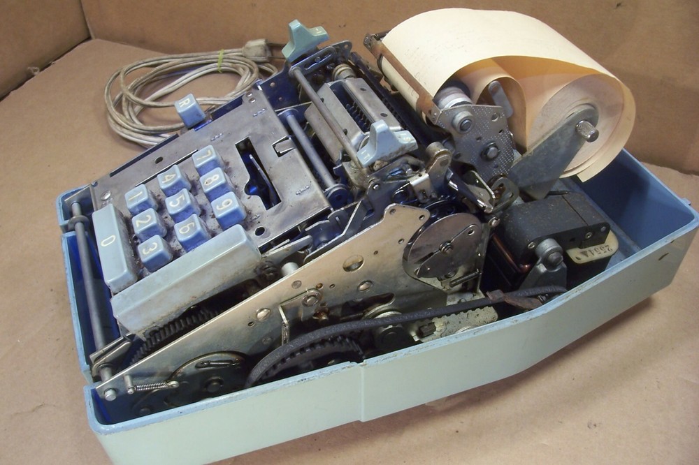 TALLYMASTER BY VICTOR , MODEL 37 57 50 , ADDING MACHINE , VINTAGE , ANTIQUE ,