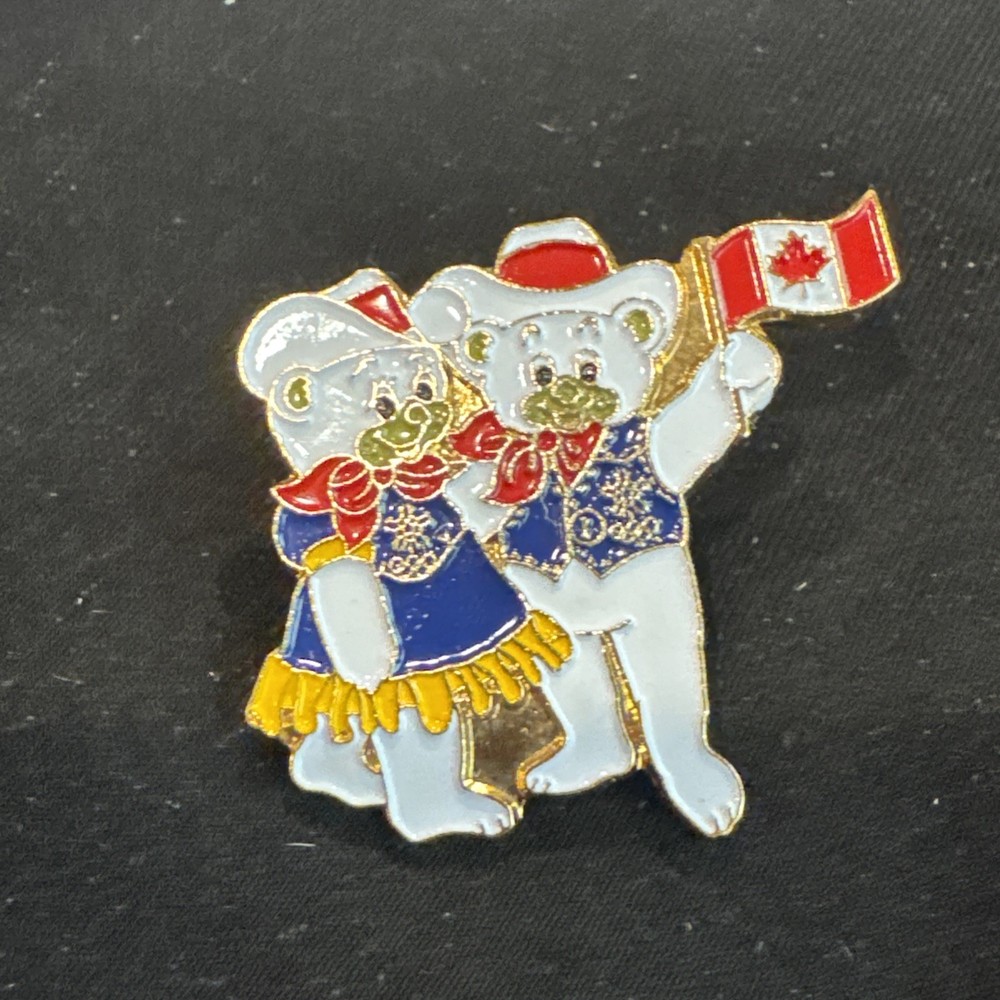 1988 CALGARY OLYMPIC PIN FEATURING HIDY AND HOWDY BEARS  Button