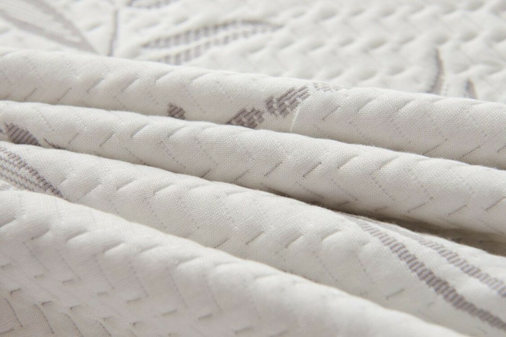 Bed Bath Fashions Premium Bamboo Waterproof Fitted Mattress Protector