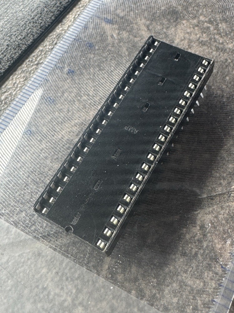 1 PC  DIP-40   IC Socket   AMP