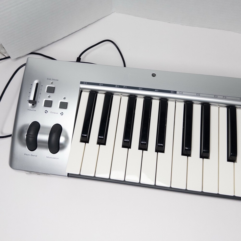 M-Audio NOT TESTED (KeyStudio) 49 - 49 Key USB MIDI Keyboard Controller