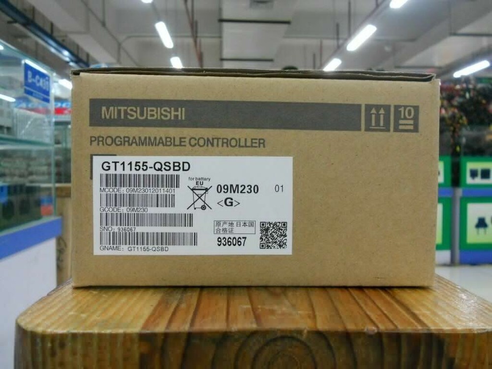 One Mitsubishi GT1155-QSBD Touch Panel New In Box