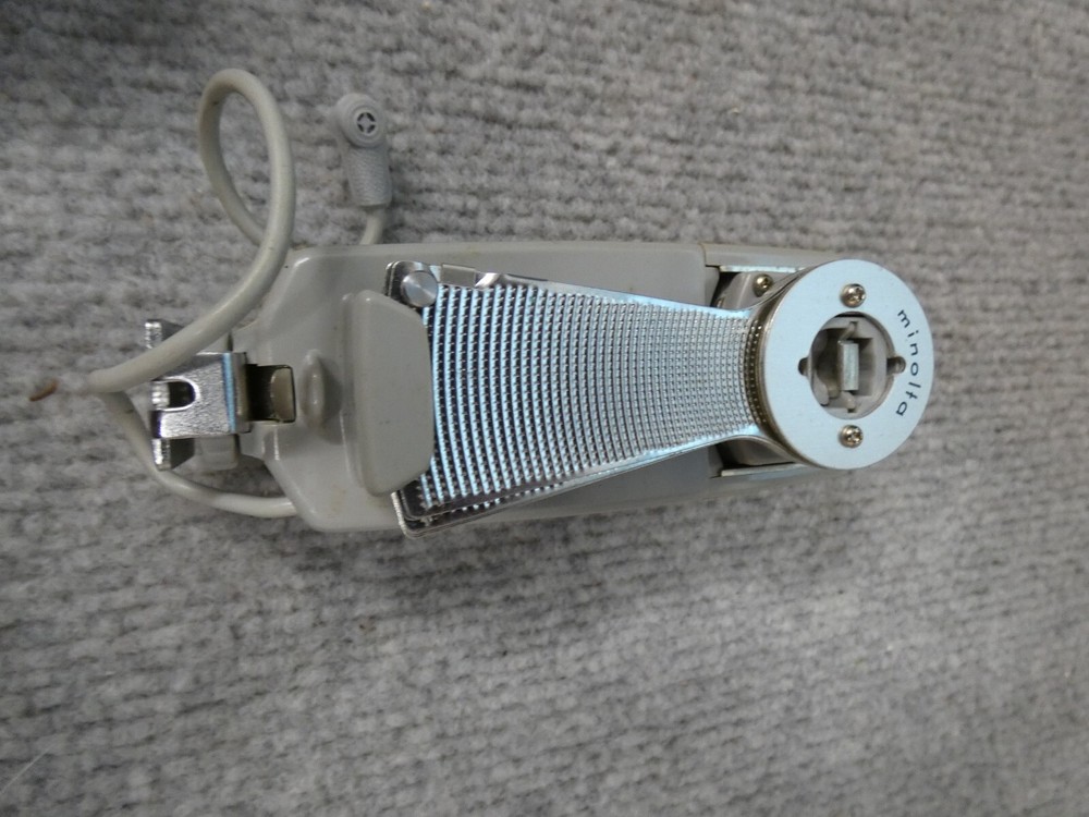 MINOLTA DELUXE II FLASH BULB FAN