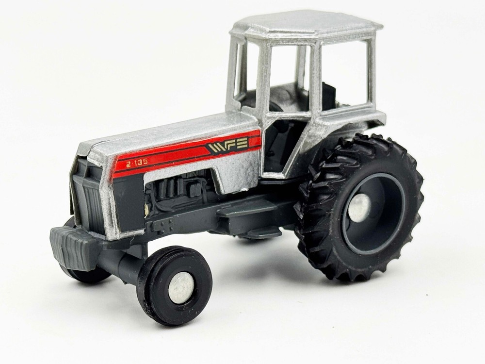 1/64 White 2-135 Tractor