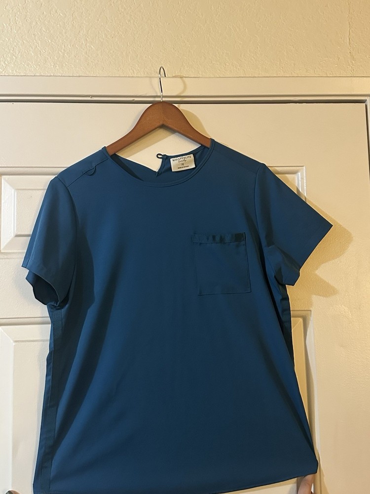 Whisperlite Blue Solid Pattern Unisex Medical Scrubs Top Uniform Size M Medium