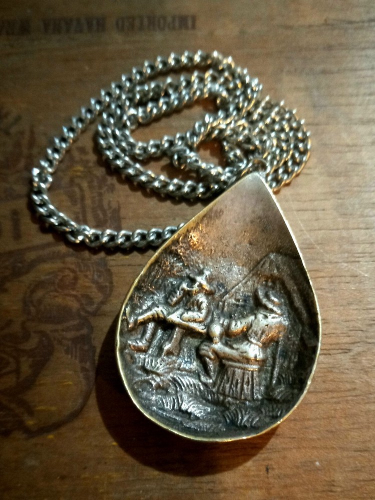 Dutch Spoon Pendant 1928. Men in Conversation