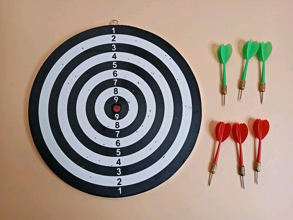 🤩 Double sided Dart Board Set with 6 darts.