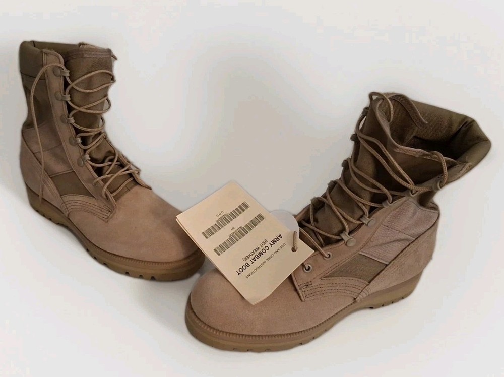 McRae Boots 8R Desert Tan & 3 Pair Socks Bundle NIB