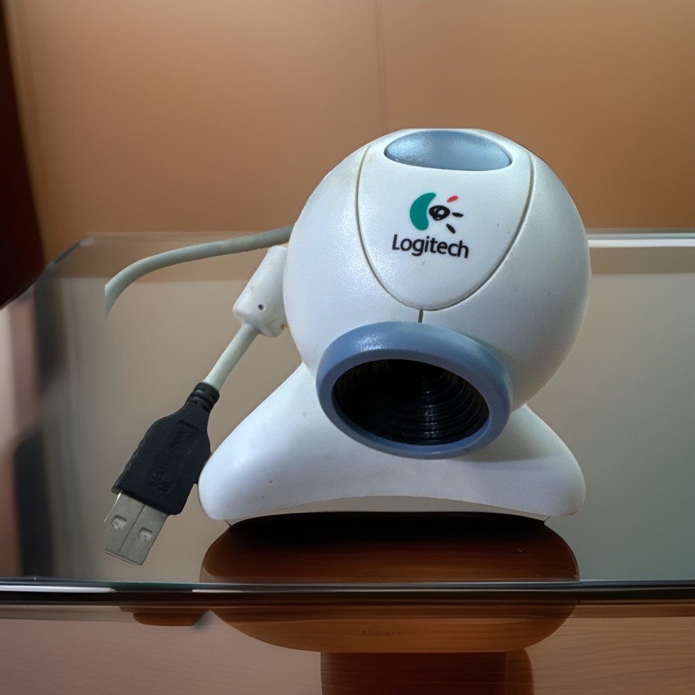 Logitech Quickcam USB Webcam 2000s Computer Wired Camera Base -Vintage
