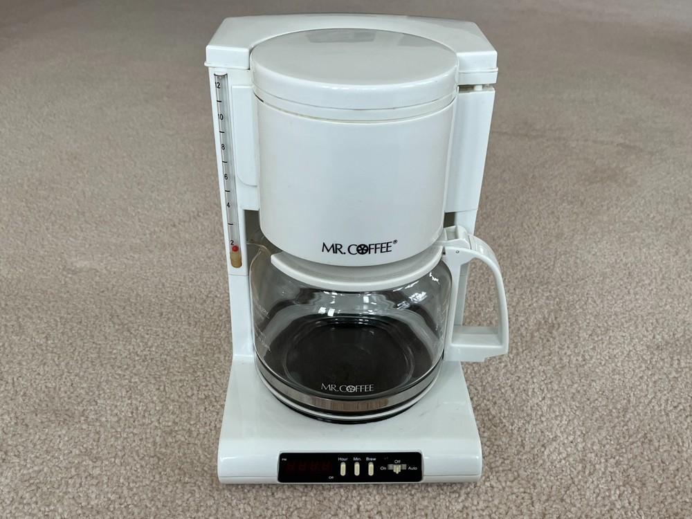 MR COFFEE AUTOMATIC DRIP MAKER 12 CUP GLASS DECANTER WHITE TESTED ADX20