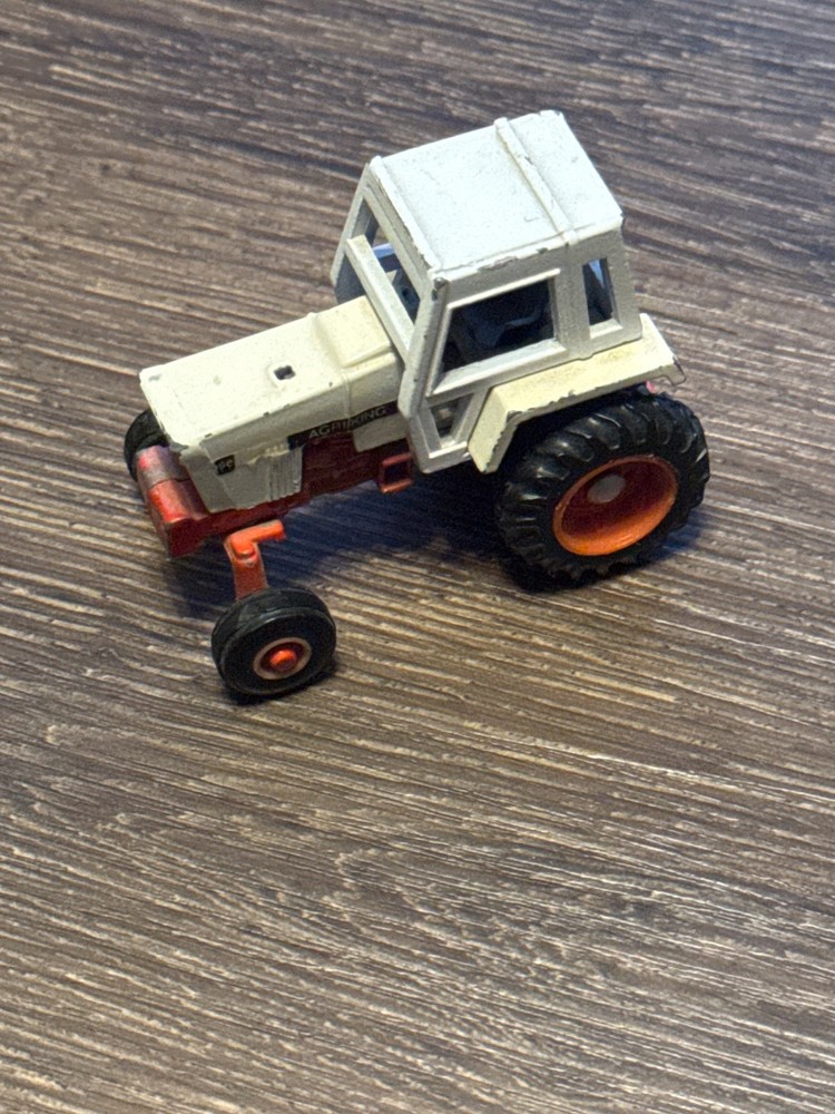 CASE AGRIKING 1/64 SCALE