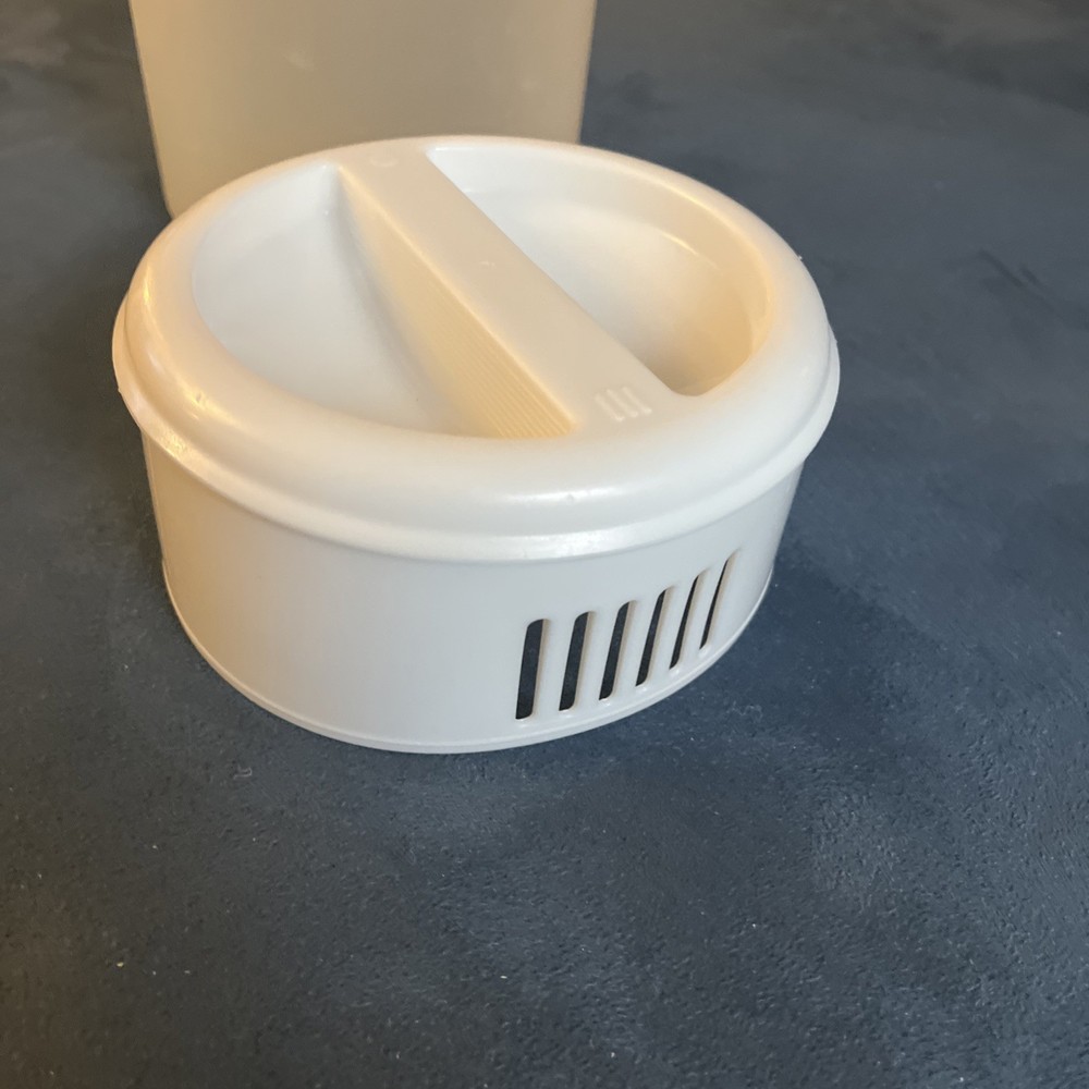 Rubermaid 2445 Pitcher 2 1/4 qt