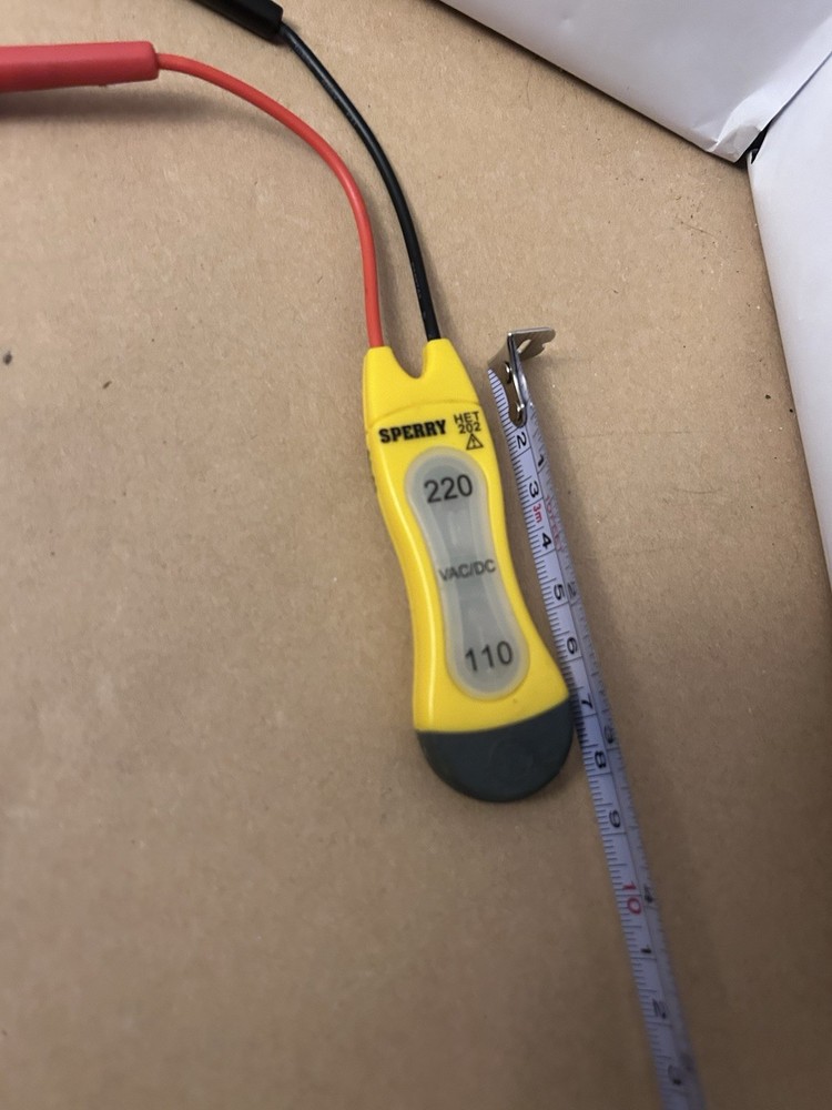 SPERRY INSTRUMENTS 2-RANGE VOLTAGE TESTER HET202 110-220 V AC/DC. USED