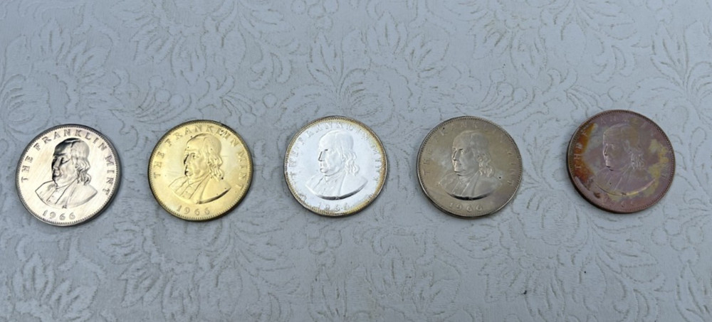 5 )  1966 The Franklin Mint Coins