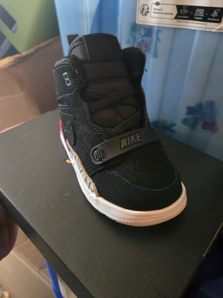 Boys Jordan legacy
