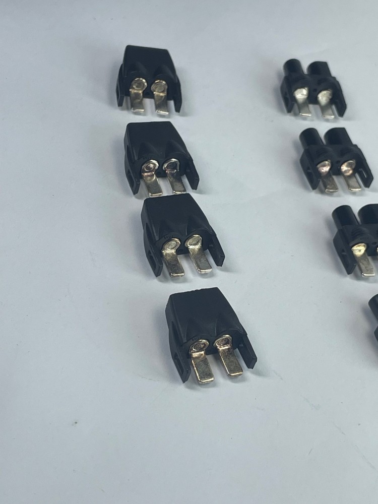 Lot 12 Venom Power Universal Plug System