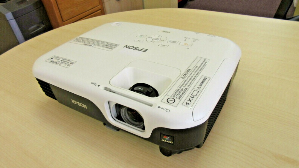 Epson VS310 Model: H432A LCD Projector