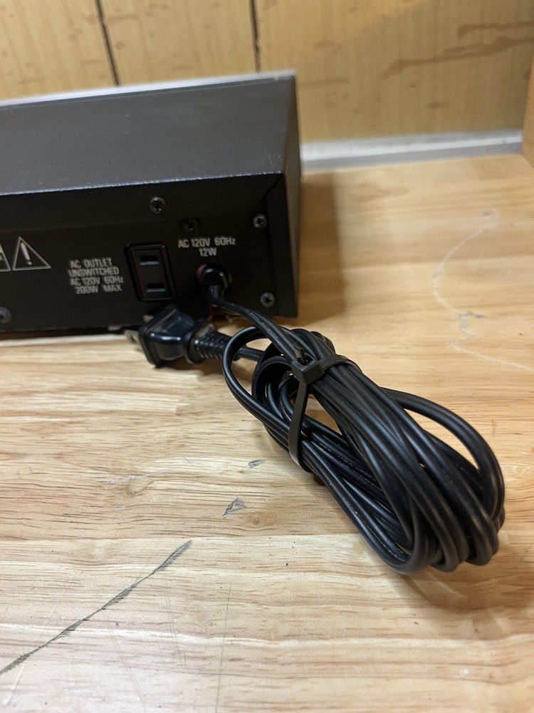 Realistic 12 Band Stereo Frequency Equalizer Model 31-2009