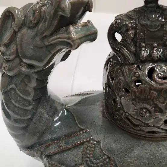 Green Celadon Incense Holder with Intricate Patterns, 30cm