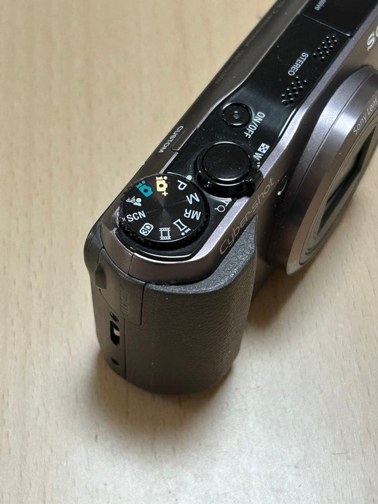 Sony Cyber shot Compact Digital Camera