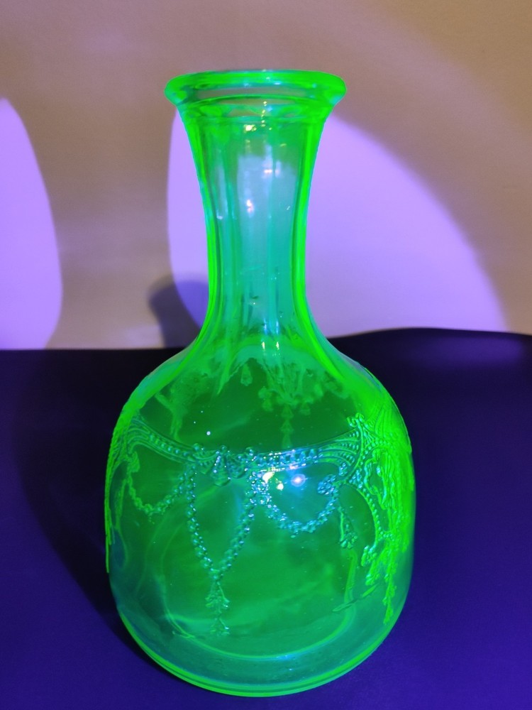 Uranium Vinegar Bottle (Princess Pattern)