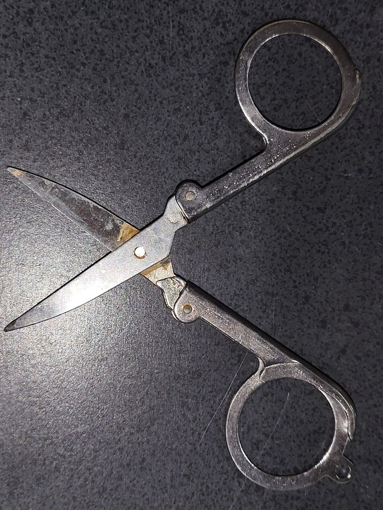 Vintage Folding Collapsible Scissors 4.25"L #88