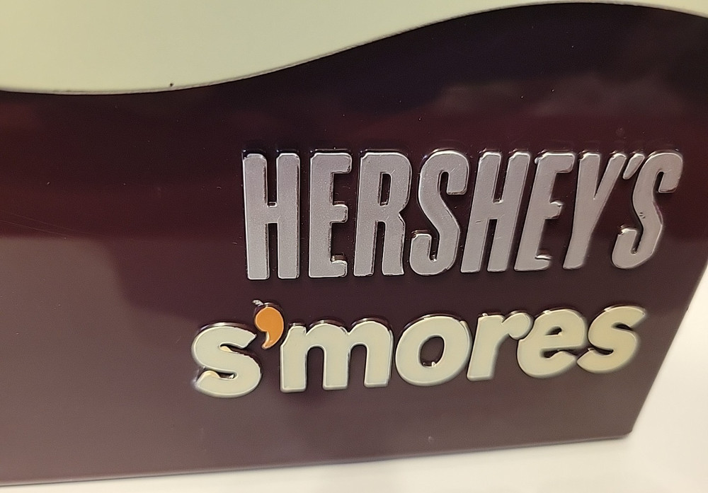 HERSHEYS Smores Storage Box Plastic Brown Tan Container Handles VG